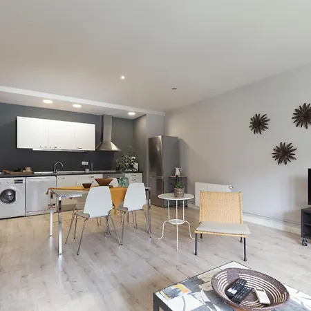 Letsgo Diagonal Avenue Apartment-3
